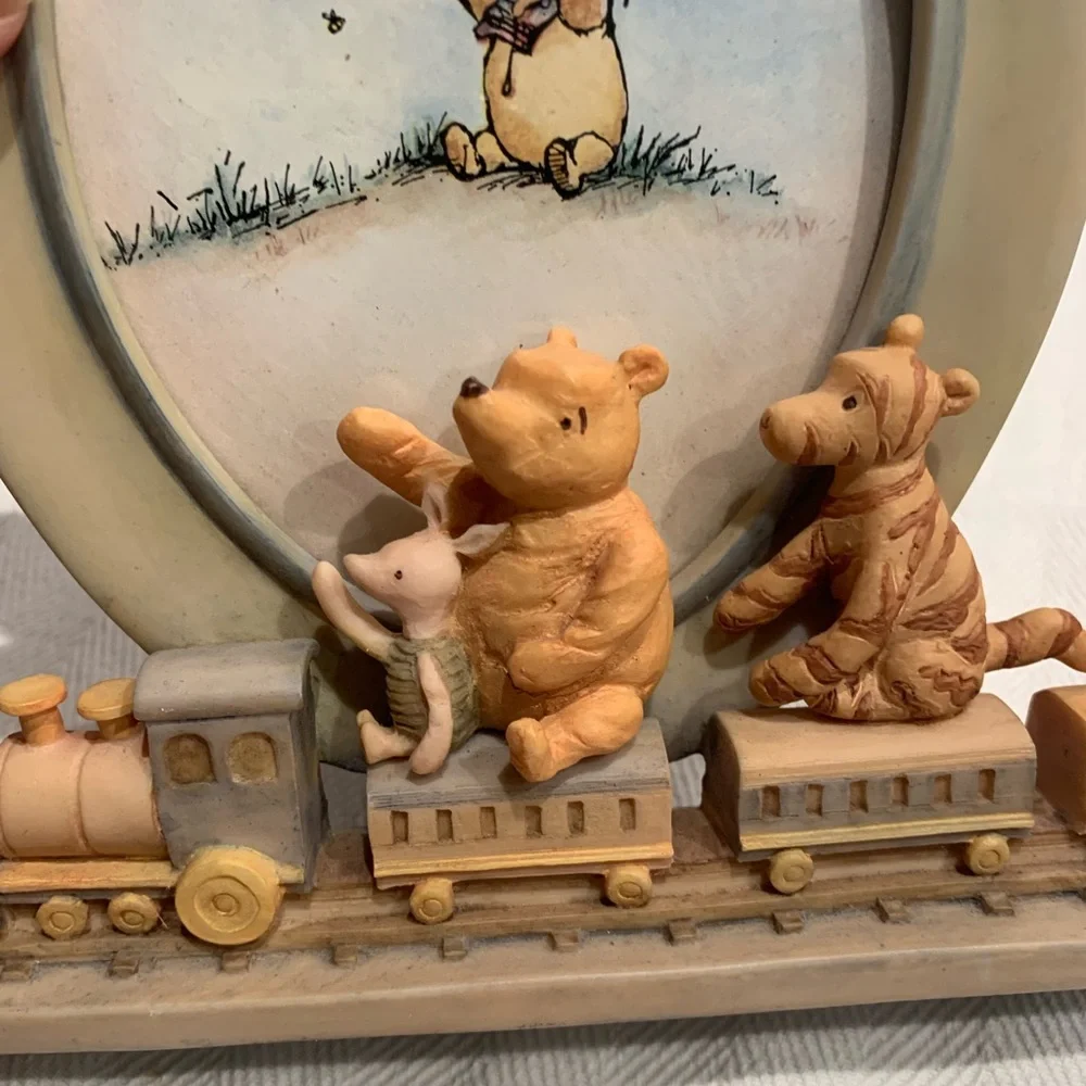 Disney Charpente Vintage Winnie the Pooh Tigger Piglet Train Oval Picture Frame